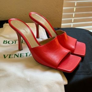 Bottega Veneta Red Mule Sandal Size 40 NIB Retail $950